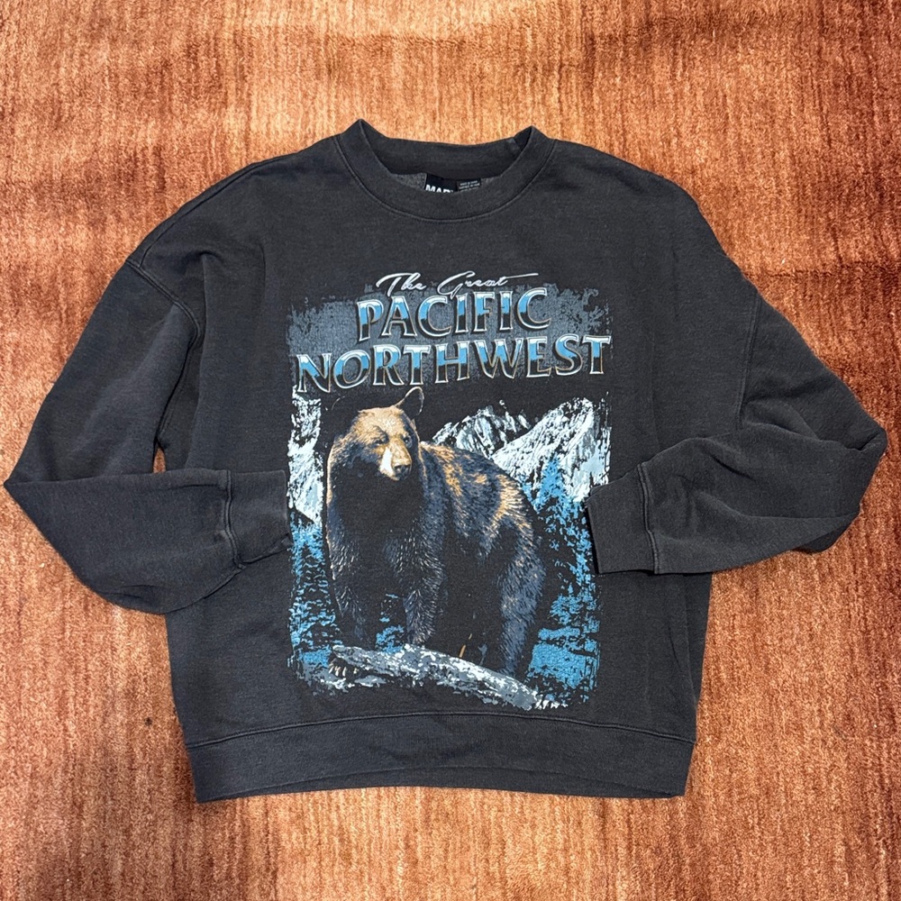 MAD Engine Black Pacific Northwest Bear Sweatshirt Small